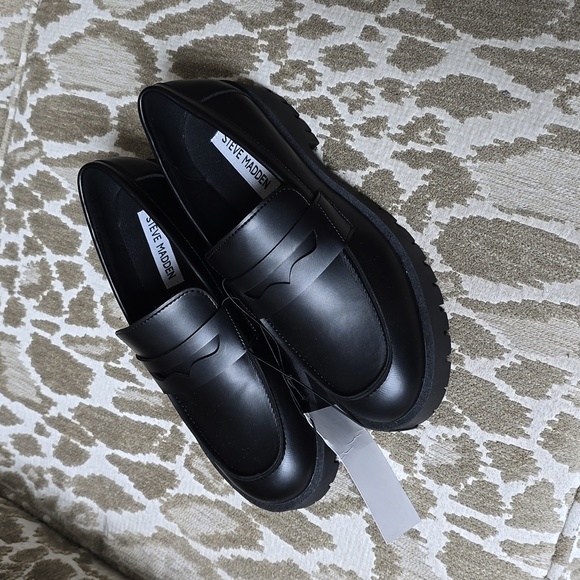 Steve Madden Ladies' Lug Loafer size 7.5 black - Picture 1 of 4